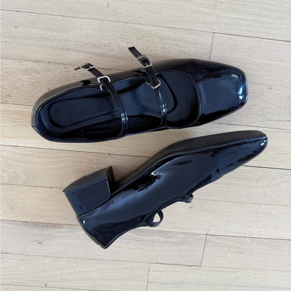 Black Patent Leather Mary Jane Shoes with Heel - Picture 2 of 3